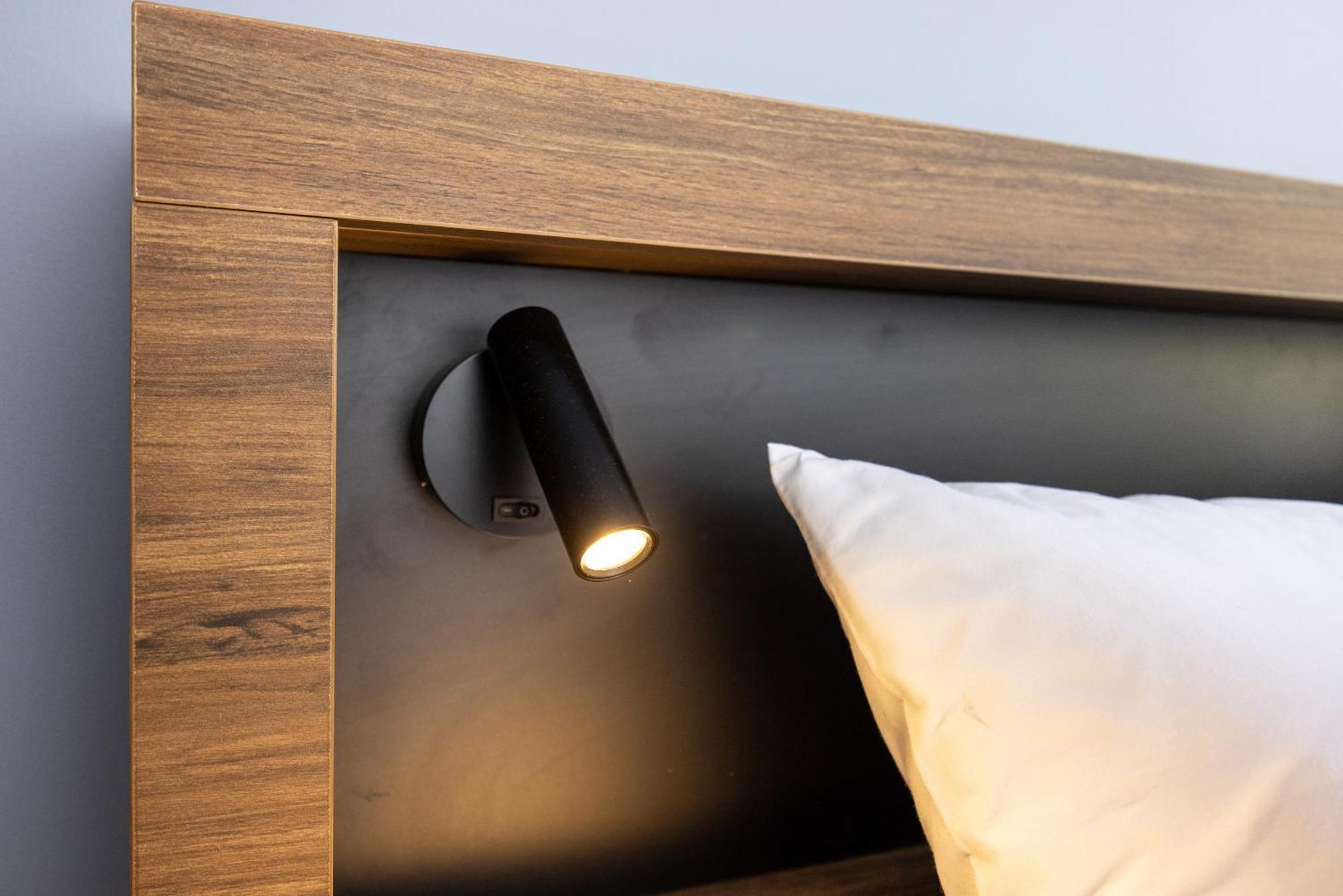 Hostel Haka House Rotorua Exterior foto A wall-mounted reading light