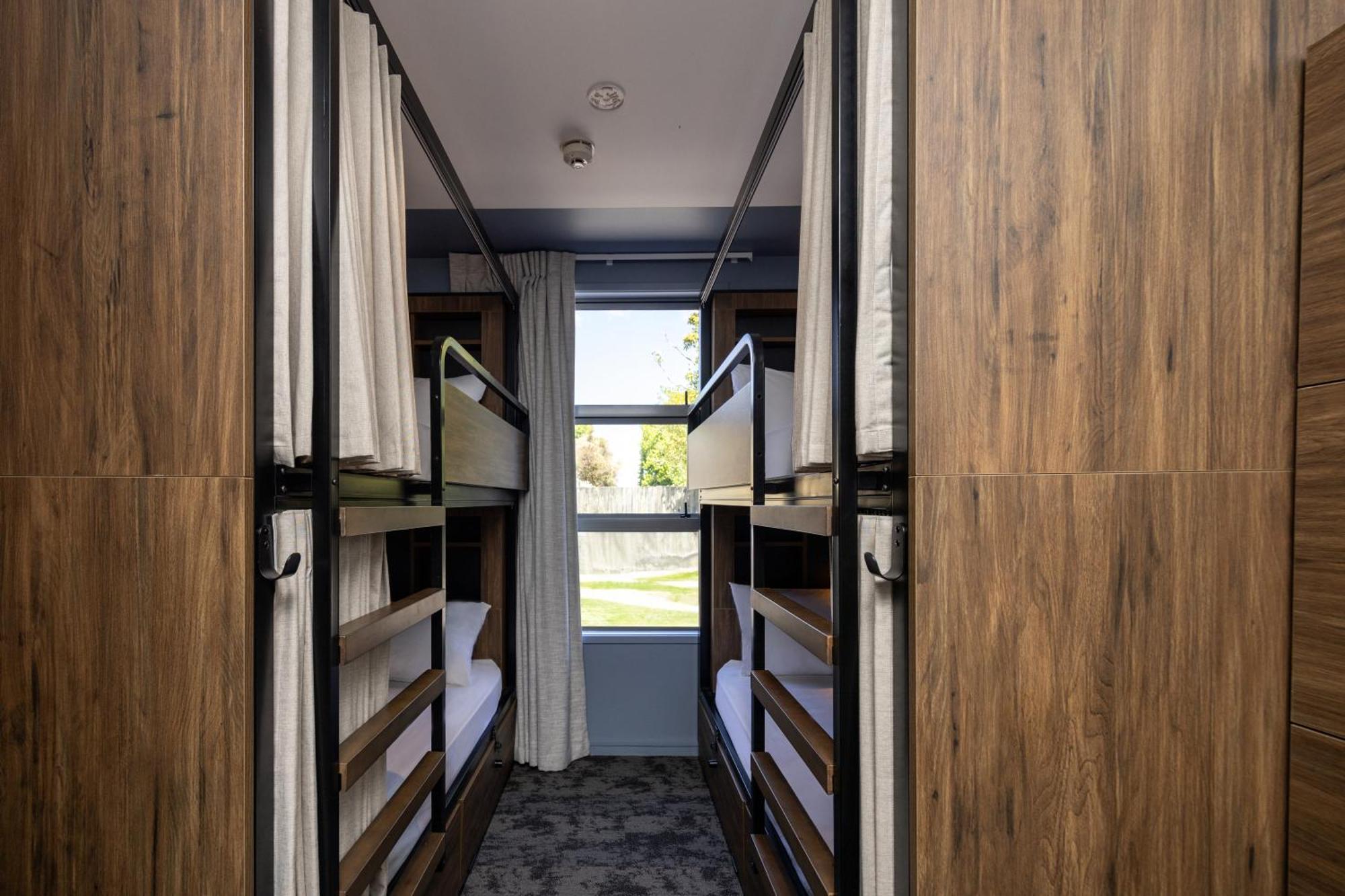 Hostel Haka House Rotorua Exterior foto A bunk room at the new student residence halls